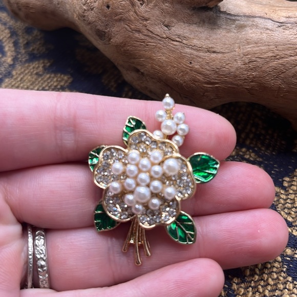 Green Rhinestone Spring Wreath Brooch and Green and Pearl Golden Flower Pin - Picture 2 of 5